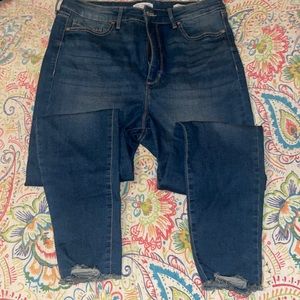 Sofia brand skinny jeans. like new.